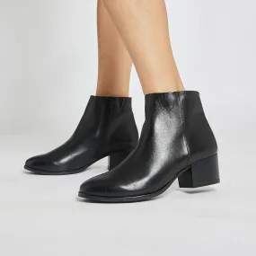 Vera Boot in Black Leather